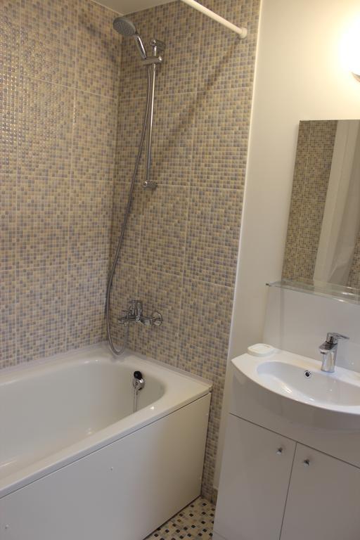 Three-Bedroom Apartment On Peldu 19 Riga Dış mekan fotoğraf