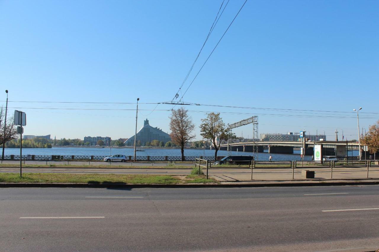 Three-Bedroom Apartment On Peldu 19 Riga Dış mekan fotoğraf